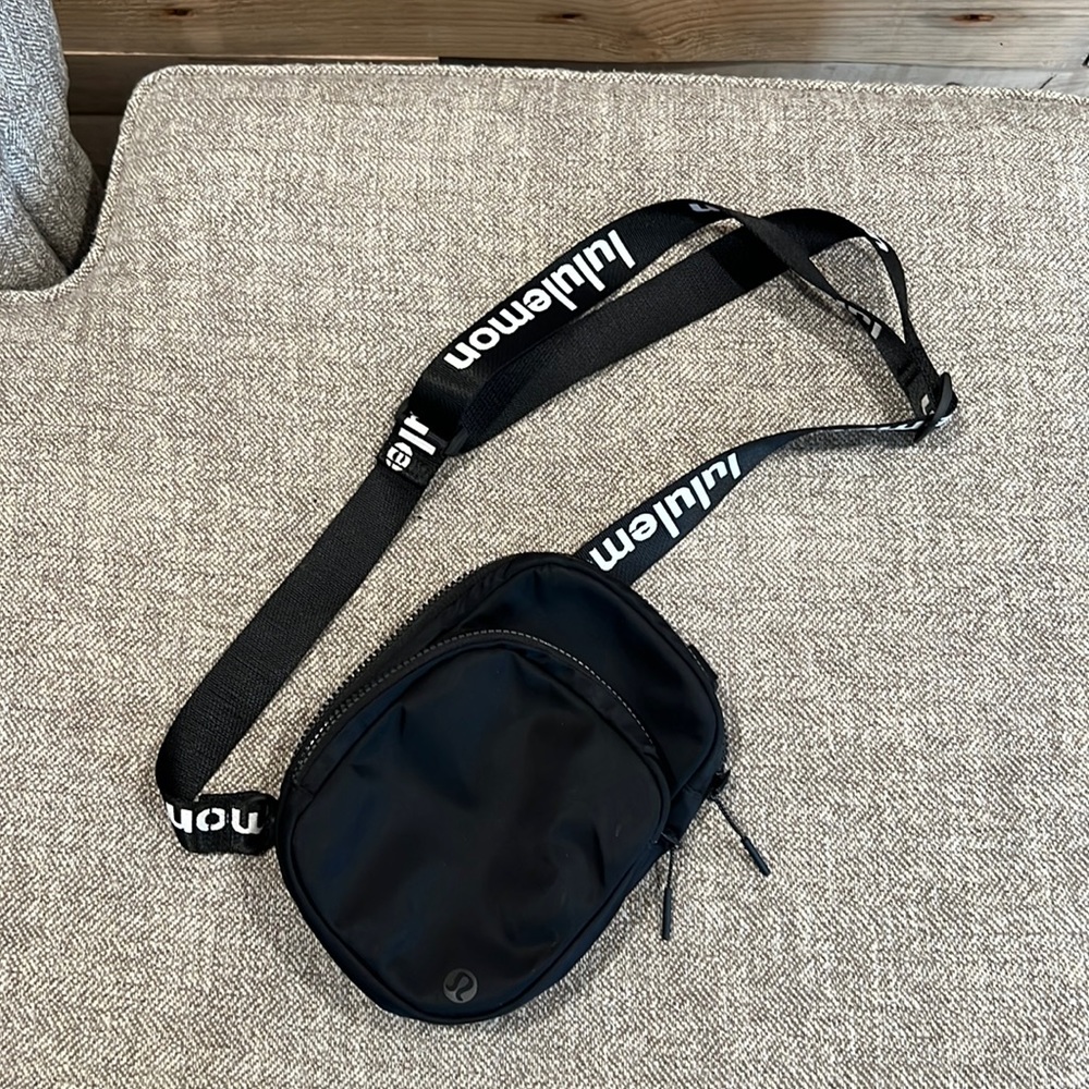 Lululemon bag